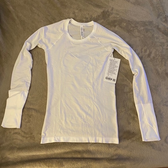 lululemon athletica Tops - Brand new never worn lululemon swiftly t